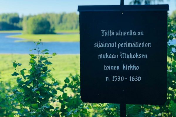 Sign: According to tradition the second church of Muhos has been located here during 1530-1630.