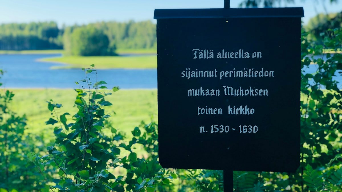 Sign: According to tradition the second church of Muhos has been located here during 1530-1630.